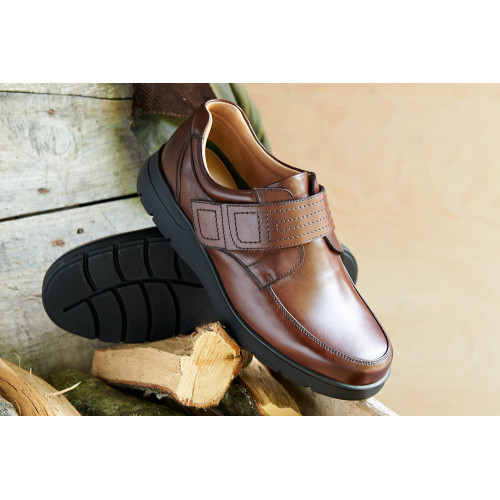 DB Bahamas Velcro Wide fit shoe Brown